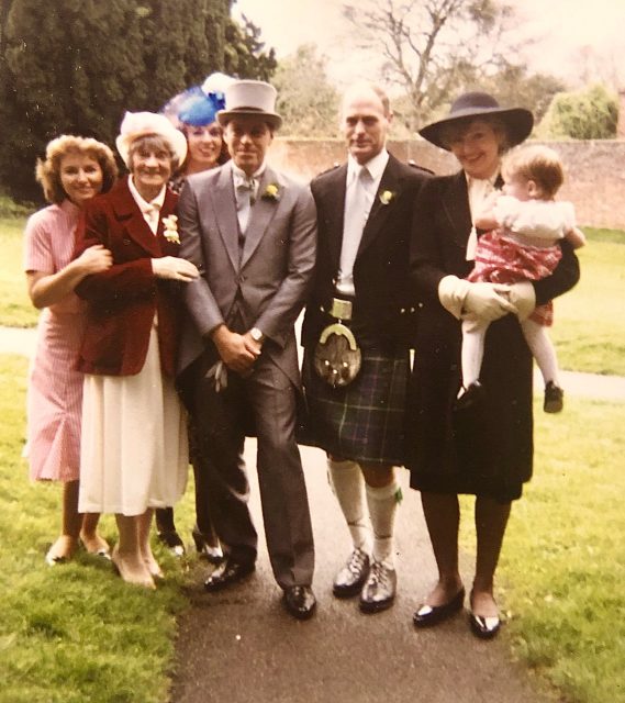 Sheila Finneran w/ siblings, niece & their mum, 1986